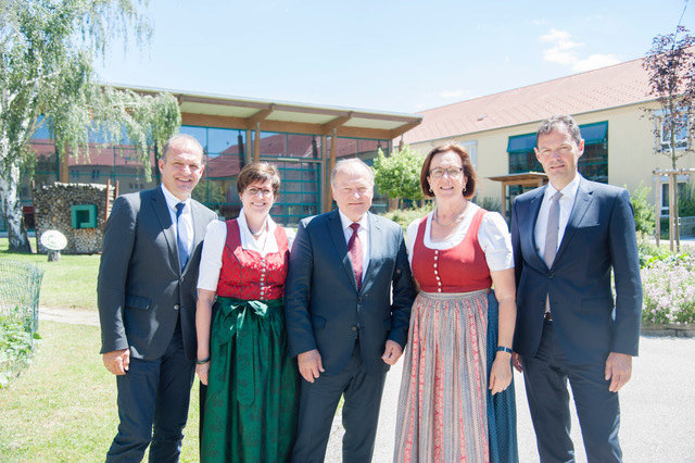 Vizepräsident Otto Auer, Leiterin der Abteilung Agrarrecht im Amt der NÖ Landesregierung Susanne Gyenge, Präsident Hermann Schultes, Vizepräsidentin Theresia Meier und Kammerdirektor Franz Raab. | Foto: LK NÖ/Eva Lechner