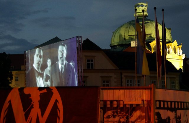 Das Mythos Film Festival lockt seit 12 Jahren mit cineastischen und kulinarischen Genüssen auf den Rathausplatz. | Foto: Stadtgemeinde Klosterneuburg/SchuhE