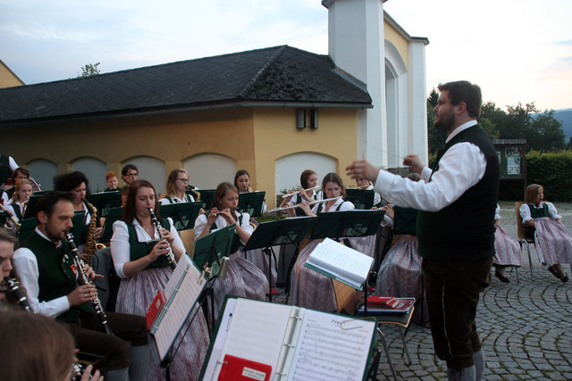 Von Erfolg gekrönt war der Dämmerschoppen der Musikkapelle Hollenegg beim Rossstall. | Foto: Herbert Krainer