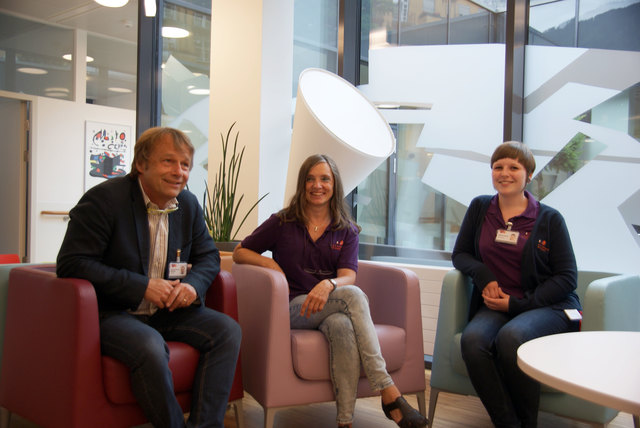 Miteinander reden auf Augenhöhe beim Trialog: Primar Martin Kurz, Genesungsbegleiterin Manuela Pfeifer und Sozialarbeiterin Magdalena Grill (v.l.).