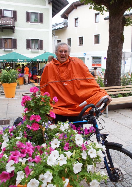 Stadtrat Ferdinand Salzmann (Grüne) trotzt dem Wetter
