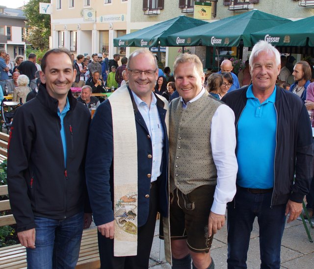 Vizebgm. Markus Latzer, Pfarrer Alois Moser, Bgm. Erich Rohrmoser, 2. Vizebgm. Gerhard Reichkendler (Bauausschuss)