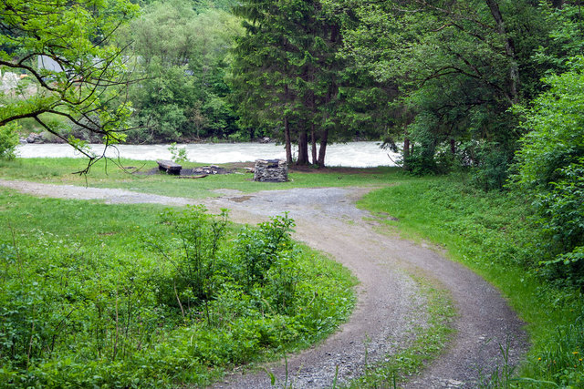 Bild 07: Rast- und Grillplatz südlich von Landeck. Empfehle Vollbildmodus, dafür bitte in das Vorschaubild hinein klicken.  | Foto: © Ing. Günter Kramarcsik