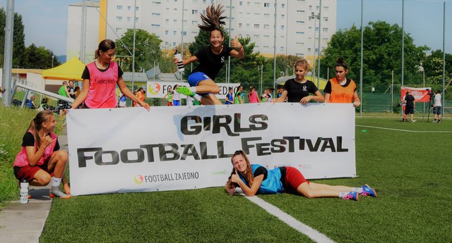 Das "Girls Football Festival" bringt Jugendliche aus dem gesamten Balkan zusammen. In Hernals wird der Abschluss gefeiert. | Foto: Fair Play