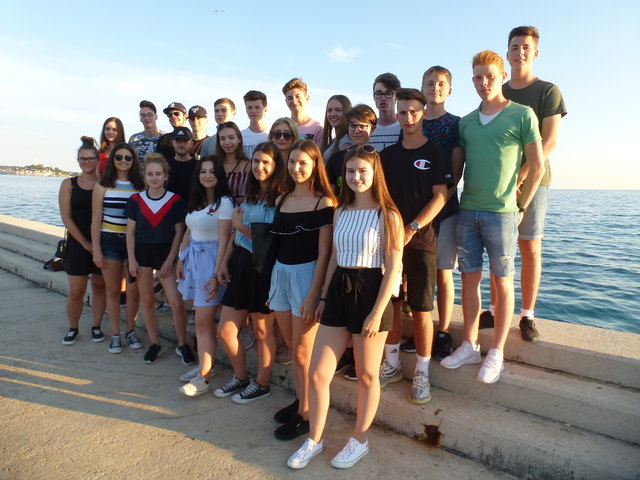 Mehr als lässig: Die Schülerinnen und Schüler der BHAK Deutschlandsberg bei ihrer Sportwoche in Rovinj.