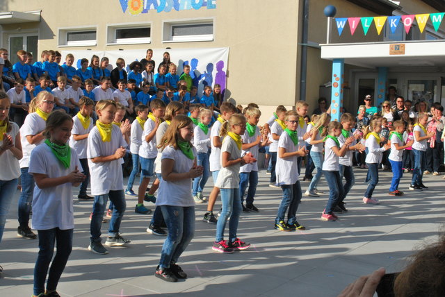 Tanz der Volksschulkinder