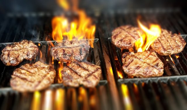 Was muss ich beim Grillen beachten? Das KVS gibt Sicherheitstipps. (Symbolbild) | Foto: pixabay.com