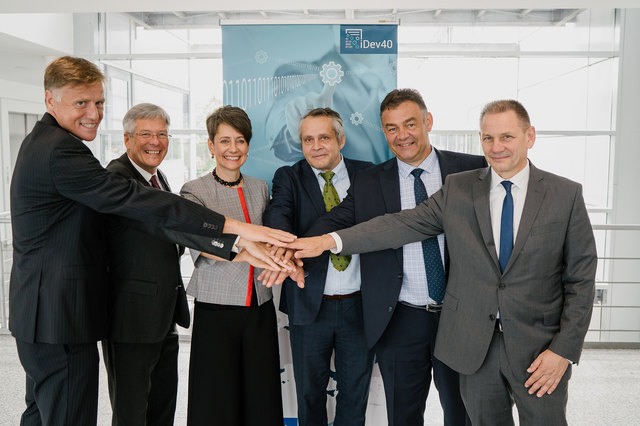 Infineon Projekt iDev40: Jochen Hanebeck, LH Peter Kaiser, Sabine Herlitschka, Michael Wiesmüller, Bert De Colvenaer, Max Lemke