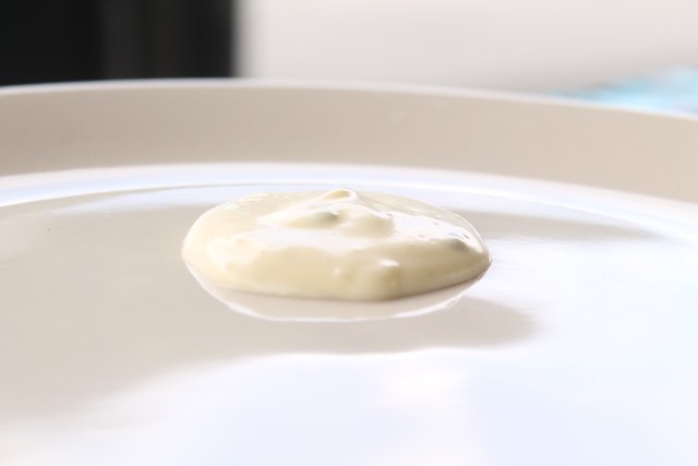 Mayonaise mit Knoblauch-Note | Foto: Florian Haun