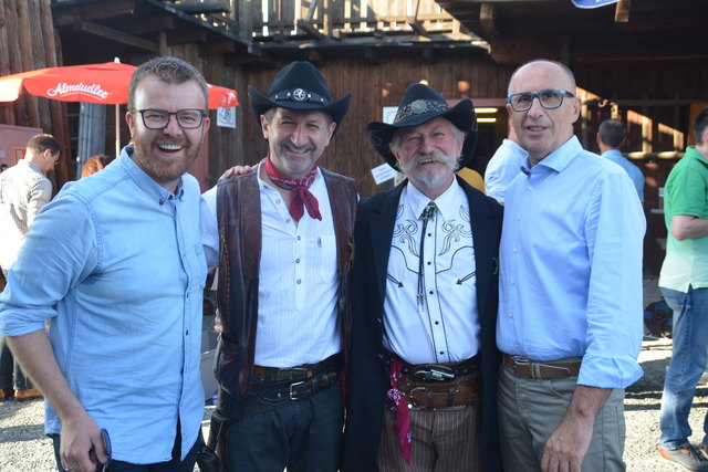 Lustige Runde: Ronni Gollatz, Sascha und Fritz Wurglits sowie Werner Unger
