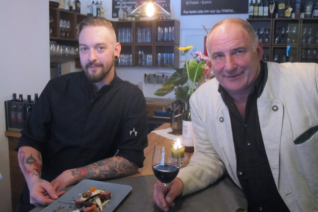 Bringen Regionalität auf den Teller: Küchenchef Dominik Haas und Restaurantleiter Manfred Leitold stehen für das Fairtrade-Konzept ein.