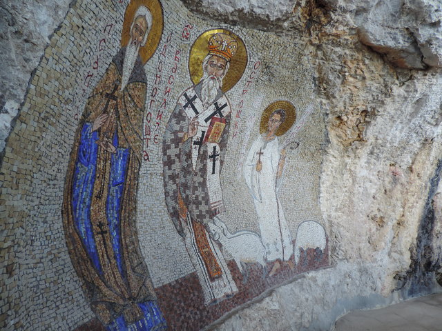 ..Mosaike in der Felswand..