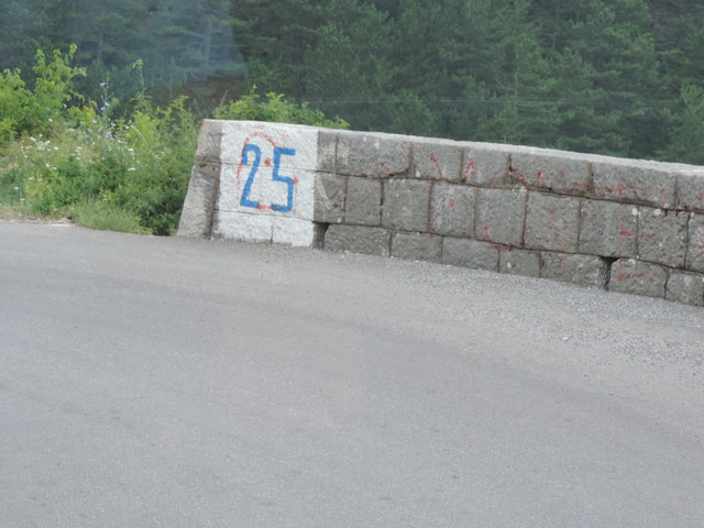 ..25 Kehren bis hinauf nach Njegusi .. Schinkendorf..