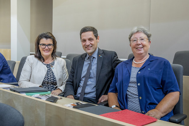 Tirols VP-Bundesräte Elisabeth Pfurtscheller, Peter Raggl und Klara Neurauter (v.l.). | Foto: ÖVP-Klub/Nadine Studeny