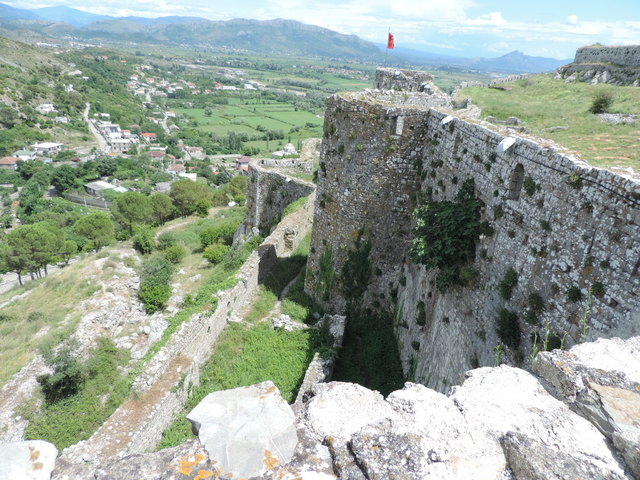 ... Festungsmauer von Stari Bar (Albanien ) ...