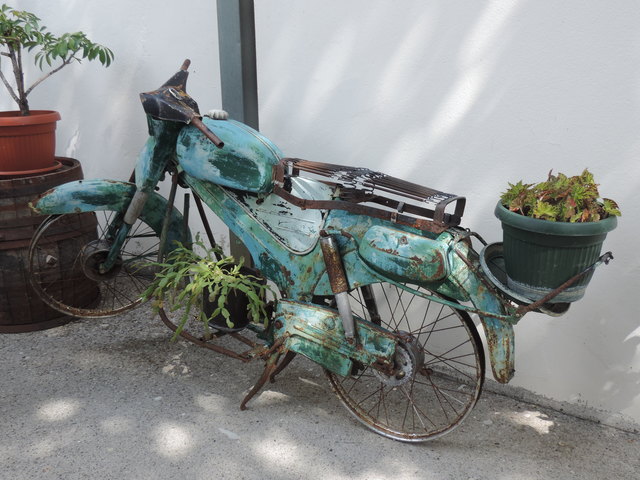 ..Deko beim Schinkenproduzenten...