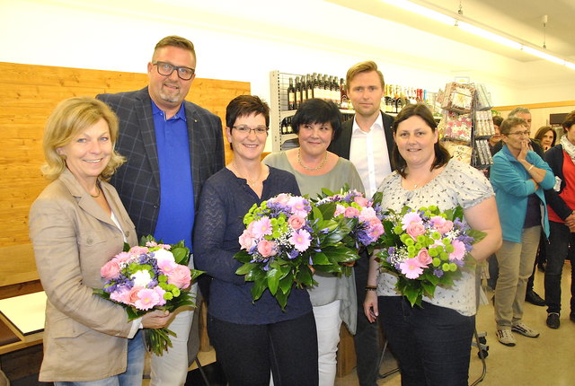R. Fender, M. Brandner mit Mitarbeiterinnen.