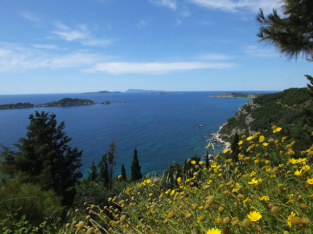 Wanderung zum Bergdorf Afionas