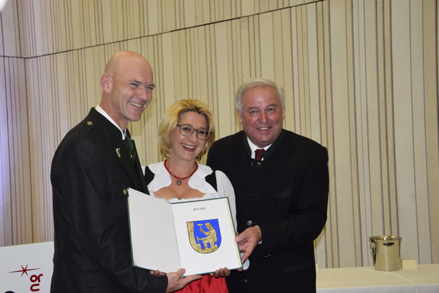 Bürgermeister Jürgen Winter, Vizebürgermeisterin Elisabeth Krammel und Landeshauptmann Hermann Schützenhöfer.