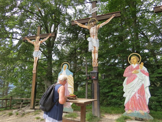 bei den drei Kreuzen angekommen