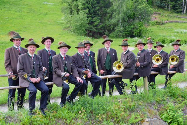 Für die Mitglieder der Jagdhornbläsergruppe Feldkirchen stehen die Pflege des Brauchtums und der Jagdmusik ganz oben. Derzeit sind 14 Bläser bei der Gruppe aktiv
