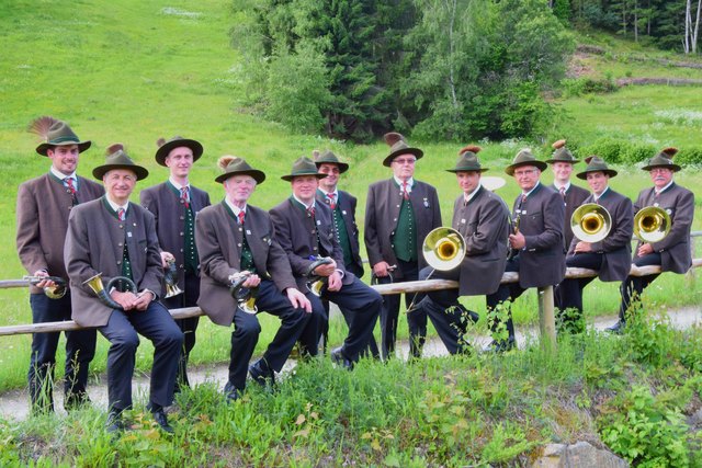 Für die Mitglieder der Jagdhornbläsergruppe Feldkirchen stehen die Pflege des Brauchtums und der Jagdmusik ganz oben. Derzeit sind 14 Bläser bei der Gruppe aktiv | Foto: KK