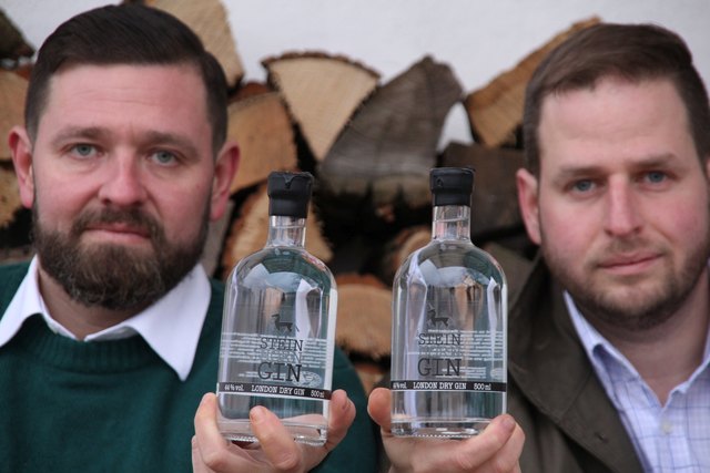 Die Steinerbrüder destillieren seit Ende 2017 Steinhorn gin, einen London Dry Gin. | Foto: Steiner Bros