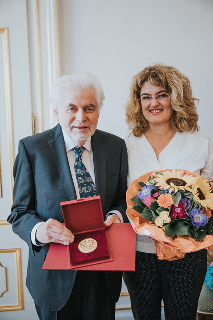 Ehrung mit dem "Stadtsiegel in Gold" für Albert Hartinger (im Bild mit Ehefrau Waltraud Grabherr-Hartinger) | Foto: Stadt Salzburg/Zuparic