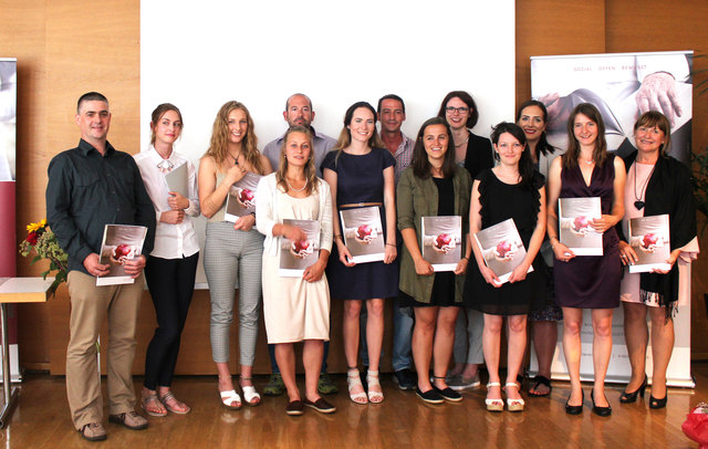 Mit Freude starten die AbsolventInnen 2017/18 in die verschiedenen Berufsfelder für Menschen im Alter. | Foto: SOB