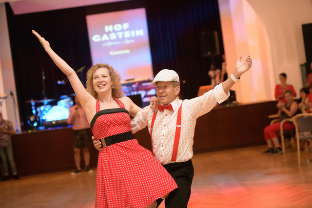 Im Kursaal dar es auch mal Boogie Woogie sein. Hauptsache alle hatten Spaß beim Tanzen in Bad Hofgastein. | Foto: Karin Moser
