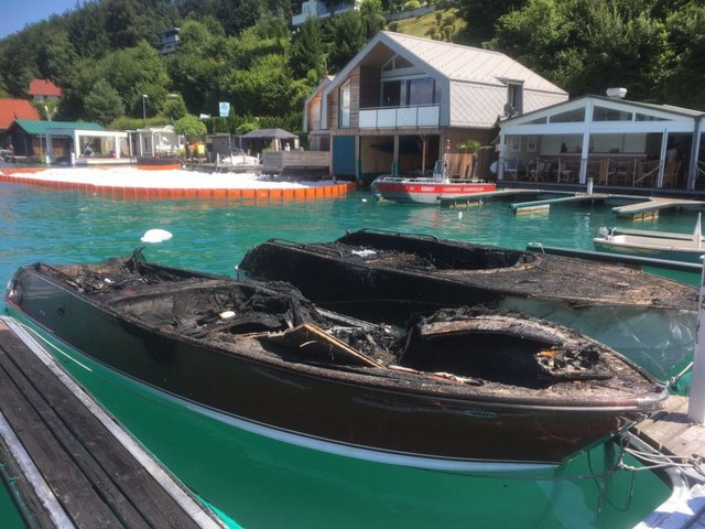 Sechs Feuerwehren löschten in der Marina Reifnitz einen Bootsbrand | Foto: FF Krumpendorf und FF Reifnitz