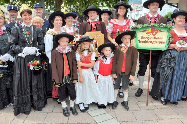 Für den Stadtkirchtag fein herausgeputz haben sich die Mitglieder der Oberkärntner Trachtengruppe Hermagor und die Hermagorer Bürgerfrauen