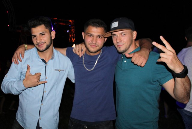 Foto: Gabriella Bösze                                                                     Die Hainburger Freunde kommen jedes Jahr zum "Donauclubbing"