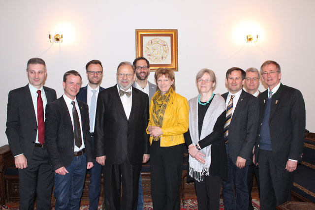 Zuletzt besuchte 2014 eine große Delegation aus Innsbruck die Partnerstadt in Bosnien und Herzegowina. Die jüngere Geschichte Sarajevos hat alle Besucher tief bewegt.