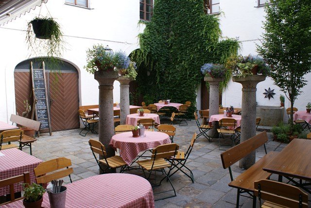 Der Napoleonwirt in Altheim wird mit Ende Juli geschlossen, das Gebäude steht zum Verkauf.