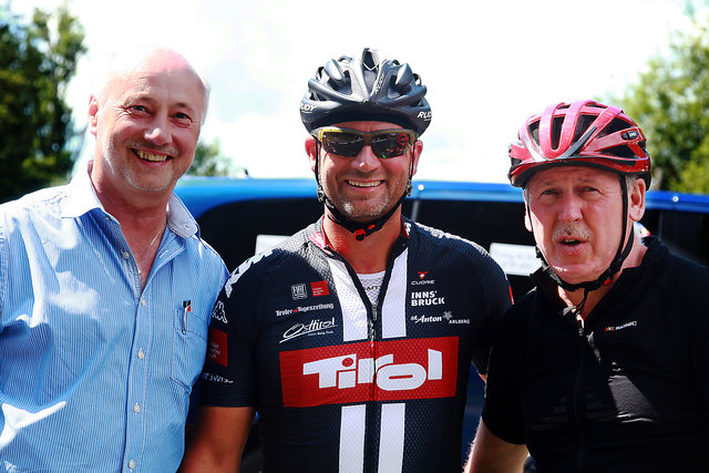 Alfred Rauch, Stefan Eberharter und Hannes Kofler stehen in den Startlöchern für den Promiempfang. | Foto: Franz Krainer