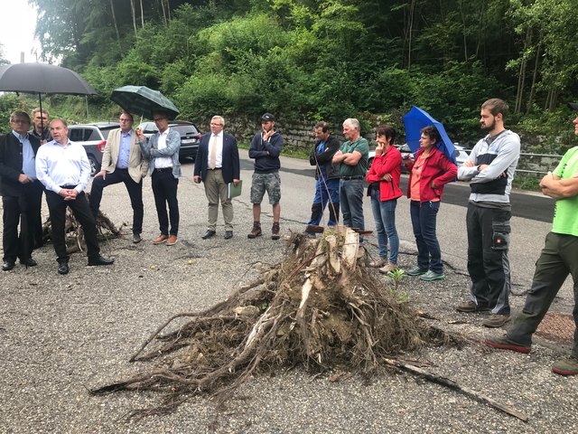 Lokalaugenschein und Gesprächsrunde mit den Betroffenen in Gramastetten.