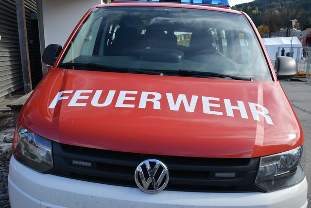 Die Feuerwehr rückte zu einem Heckenbrand in Zell am See aus. | Foto: Symbolfoto BBLl