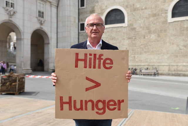 Kirchenglocken läuten gegen den Hunger - Salzburg-Stadt