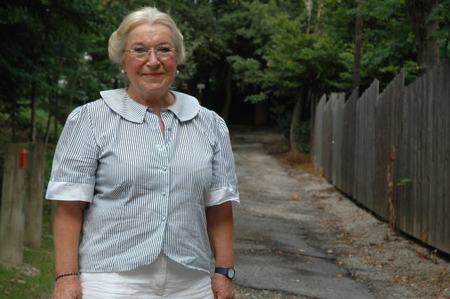 Die Pensionistin Ilse Gerhart würde sich über eine Instandsetzung der Pointengasse freuen.