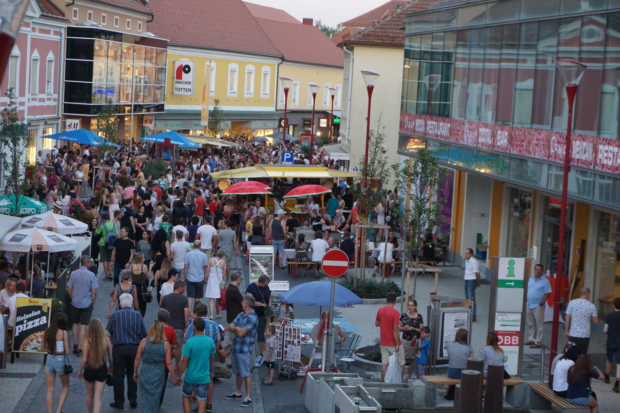 Oktober, ab 18 Uhr in der Stadthalle Frstenfeld in die dritte Runde. Dass das grenzberschreitende Speed Dating fr Unternehmen zum In Frstenfeld suchen Tpfe ihre Deckel - Hartberg-Frstenfeld