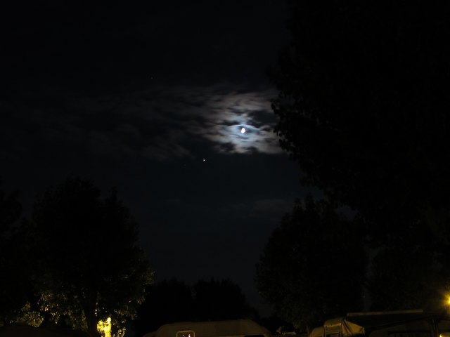 20.07.2018 Der zunehmende Mond ist bei Jupiter zu sehen