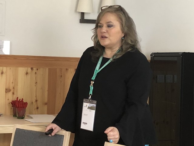 Hilfswerk-Chefin Elisabeth Anselm: "Ein Platz im Pflegeheim kostet im Jahr 34.600 Euro pro Kopf, während mobile Dienste mit durchschnittlich 4.200 Euro pro Kopf zu Buche schlagen."