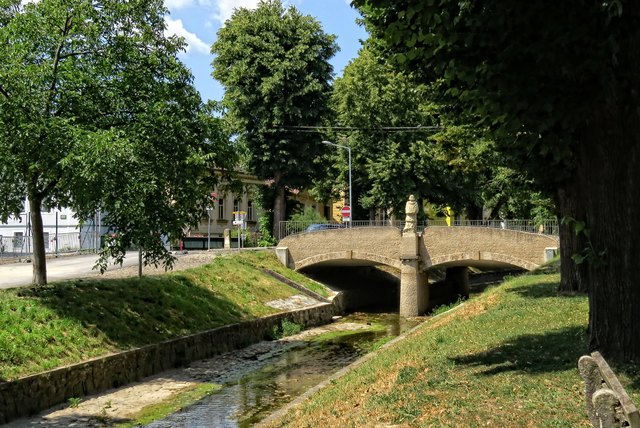 Wir schlenderten den Loisbach entlang Richtung Stadtmitte
