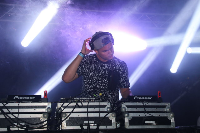 Fabio Edler - bei der Durchsicht der Titeln.