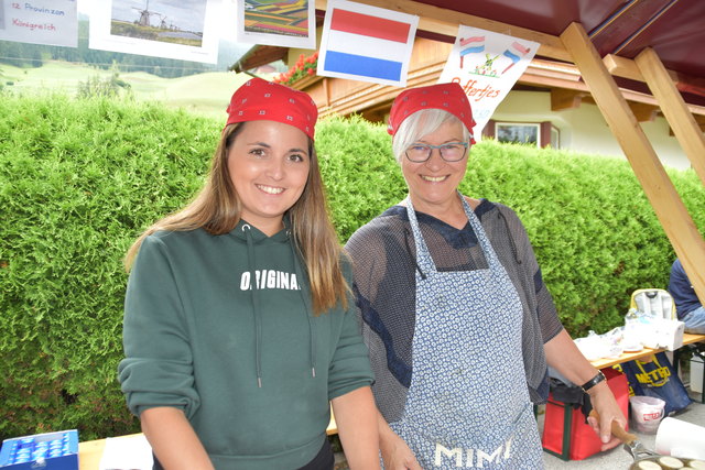 Köstliche Poffertjes aus den Niederlanden, zubereiten von Dwi und Mimy!