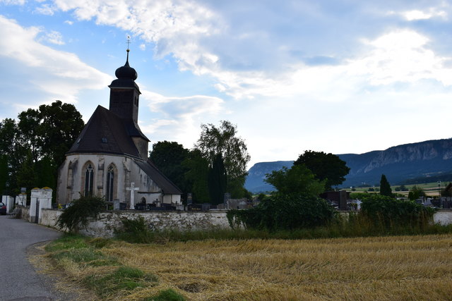 Entzückende Pfarrkirche bei Muthmannsdorf "St. Peter am Moos"