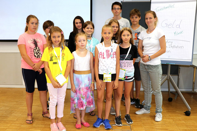 Unter der Leitung von Tatjana Aubram erfuhren die Kinder alles, was man über Geld wissen muss. | Foto: Credit: Leonie Buchegger