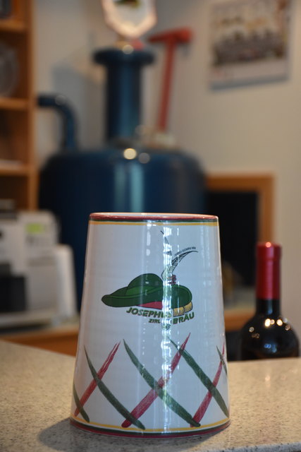 Sogar eigene Krüge gibt es für das Josephus-Bier.