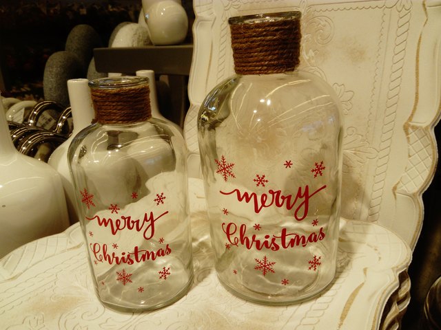 Jetzt glaub ich's dann. Weihnachtsdeko am 24.Juli 2018 in Graz. Ich schüttel schon mal meinen Kopf....